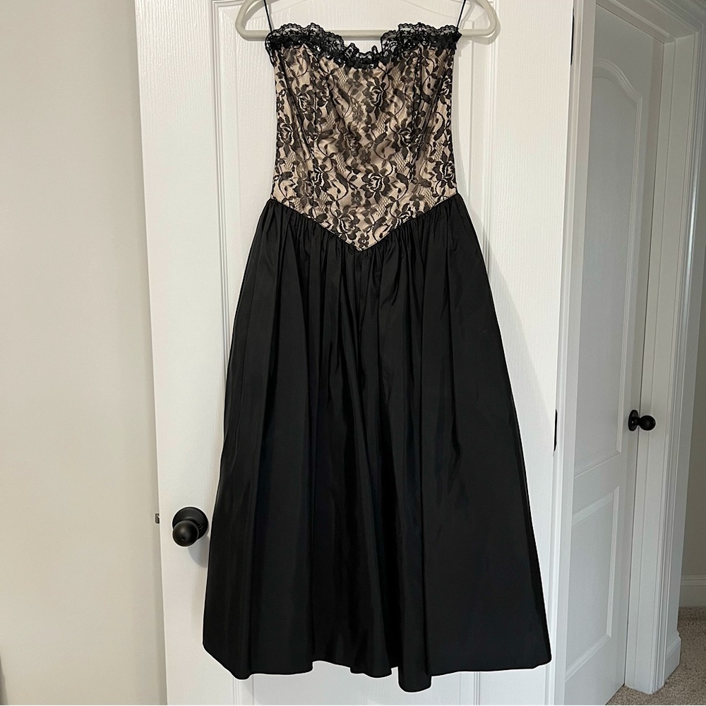 VINTAGE Gunne Sax Black & Gold Lace Strapless Prom Dress Gown